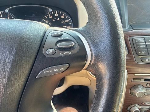 Used 2020 Nissan Pathfinder Platinum FWD image 23