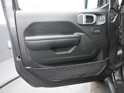 Used 2021 Jeep Wrangler Willys image 12