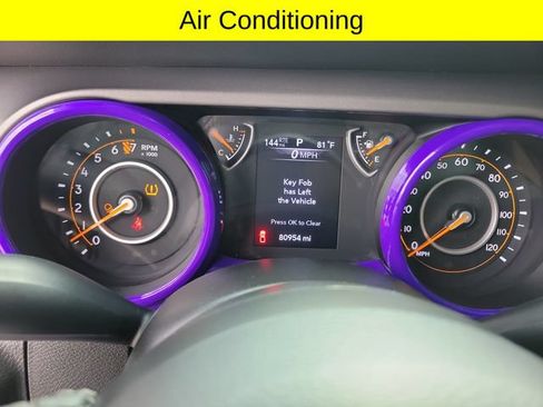 Used 2023 Jeep Gladiator Sport AWD/4WD image 13