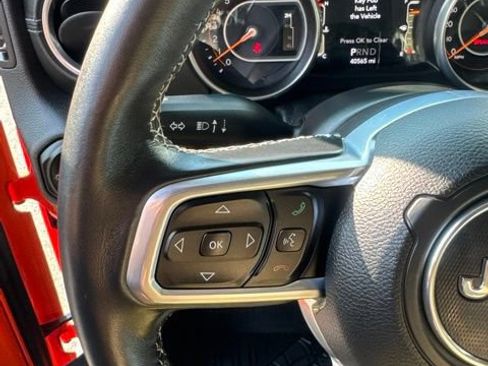 Used 2018 Jeep Wrangler Unlimited Sahara AWD/4WD image 25