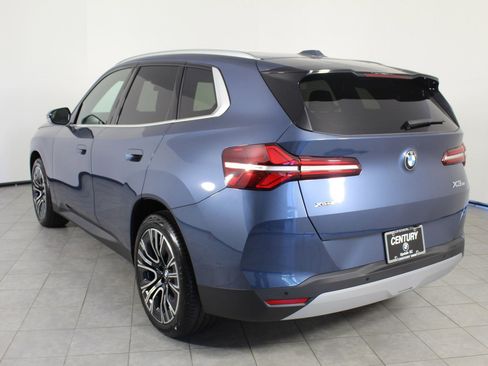 Used 2025 BMW X3 xDrive30i w/ Premium Package image 3