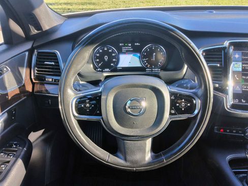 Used 2016 Volvo XC90 T6 Momentum w/ Momentum Plus Package AWD/4WD image 6