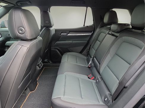 New 2026 GMC Terrain AT4 w/ Technology Package II AWD/4WD image 10