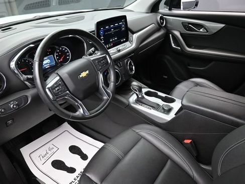 Used 2024 Chevrolet Blazer LT w/ Sound & Technology Package FWD image 19