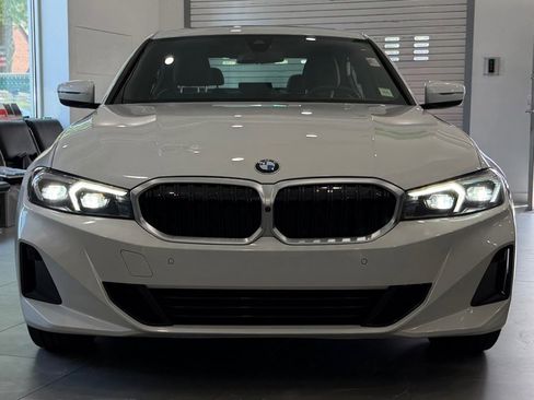 Used 2025 BMW 330i Sedan RWD image 2