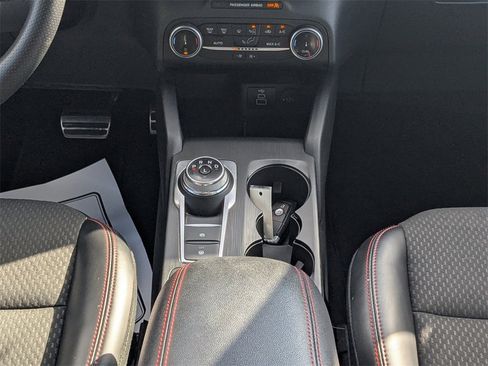 Used 2024 Ford Escape ST-Line image 18