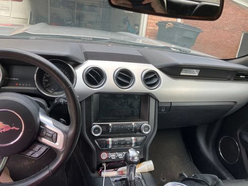Used 2015 Ford Mustang Premium RWD image 19