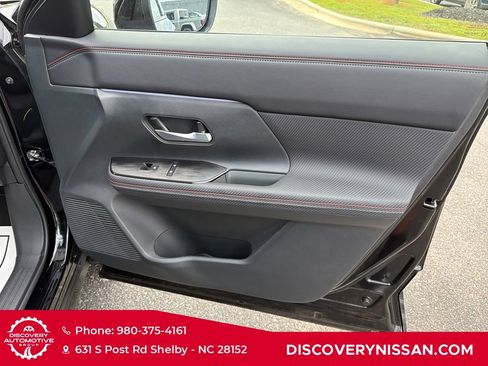 Certified 2025 Nissan Kicks SR FWD image 36