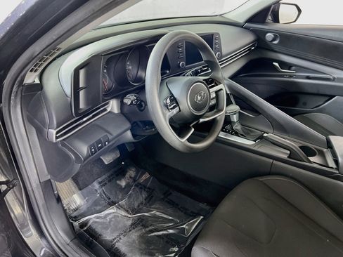 Used 2023 Hyundai Elantra SEL FWD image 9
