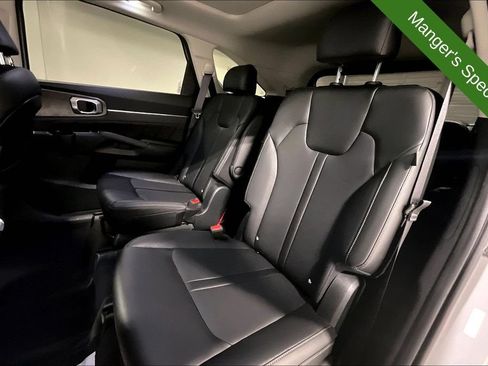 Used 2025 Kia Sorento SX AWD/4WD image 33