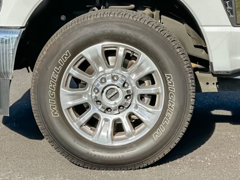 Used 2023 Ford F350 XLT w/ FX4 Off-Road Package image 34