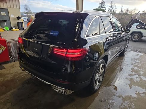 Used 2018 Mercedes-Benz GLC 300 4MATIC image 2