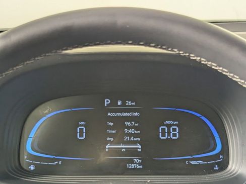 Used 2024 Hyundai Venue SEL image 17