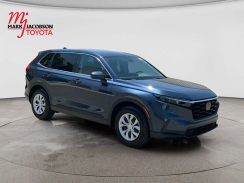 Used 2025 Honda CR-V LX image 3