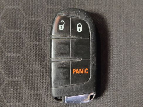Used 2019 Jeep Compass Latitude image 32