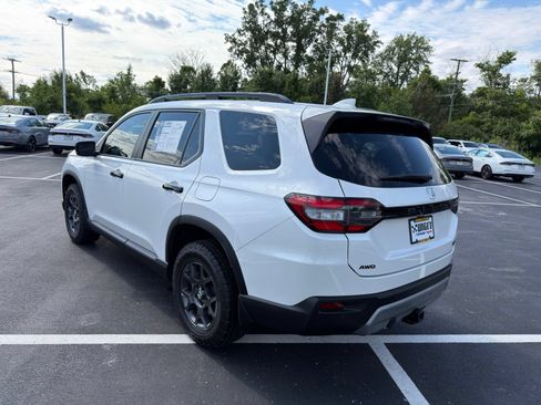 Used 2023 Honda Pilot TrailSport image 6
