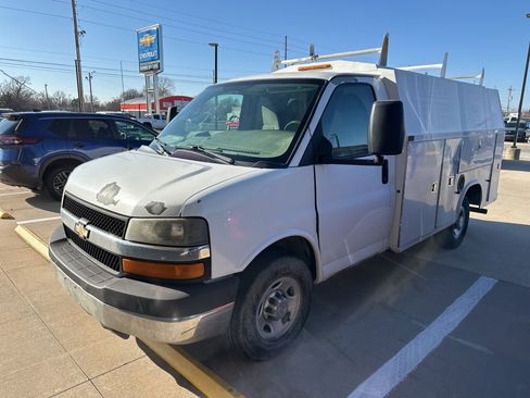 Used 2011 Chevrolet Express 3500 image 12