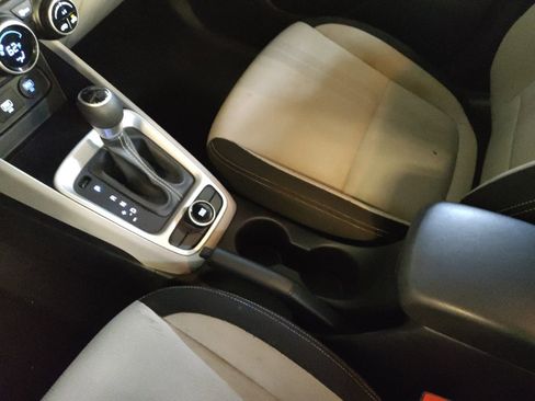 Used 2020 Hyundai Venue SEL FWD image 26