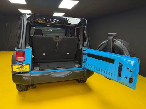 Used 2018 Jeep Wrangler Sport AWD/4WD image 11