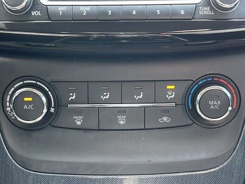 Used 2017 Nissan Sentra SR w/ SR Midnight Edition FWD image 34