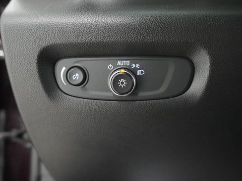 Used 2023 Chevrolet Traverse LT FWD image 13
