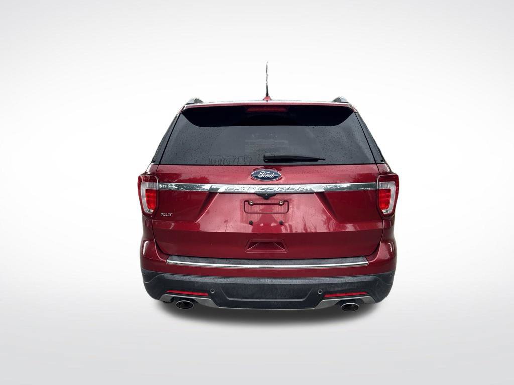 Used 2018 Ford Explorer XLT w/ Equipment Group 202A FWD image 7