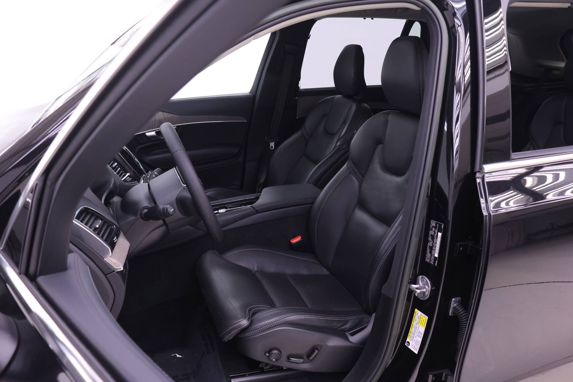 Certified 2023 Volvo XC90 B6 Ultimate AWD/4WD image 7