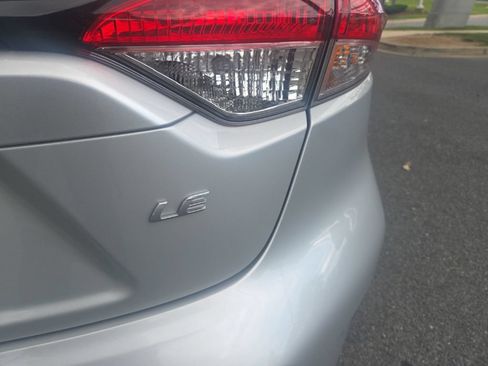 Used 2020 Toyota Corolla LE w/ Carpet Mat Package (TMS) FWD image 3