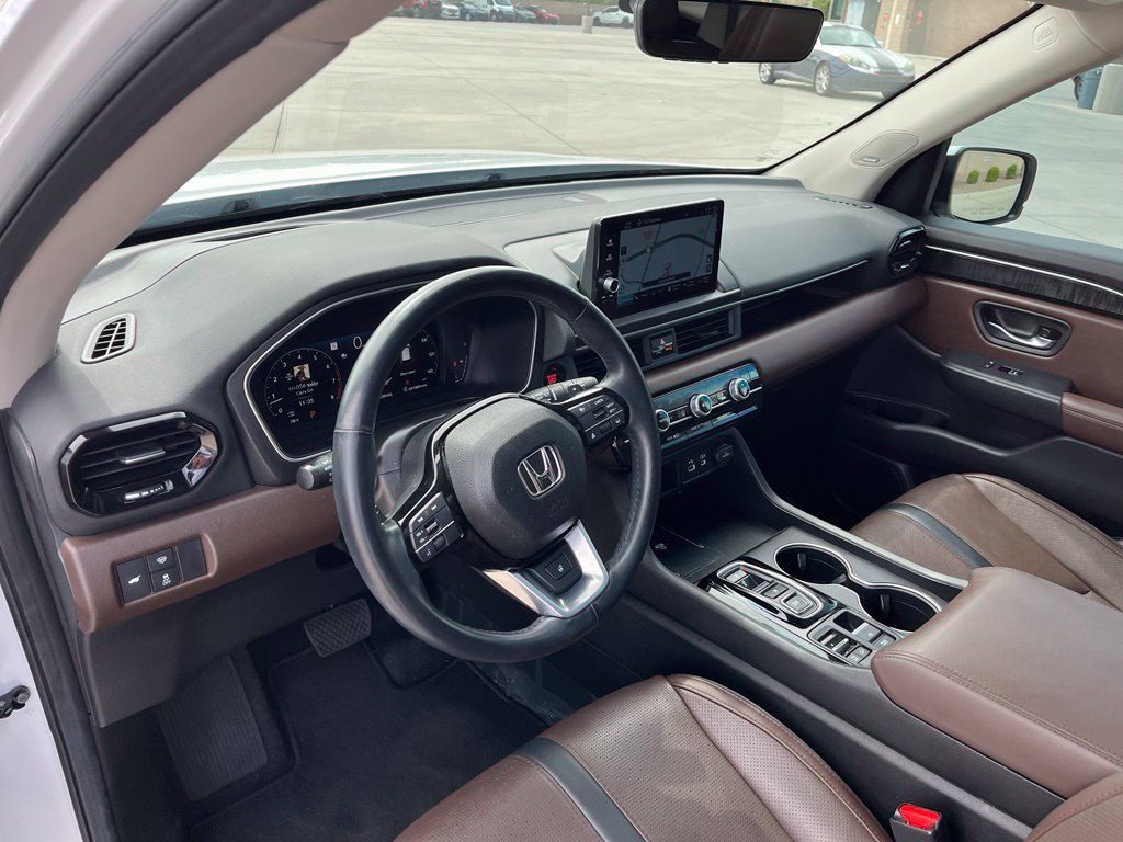 Used 2024 Honda Pilot Elite image 12