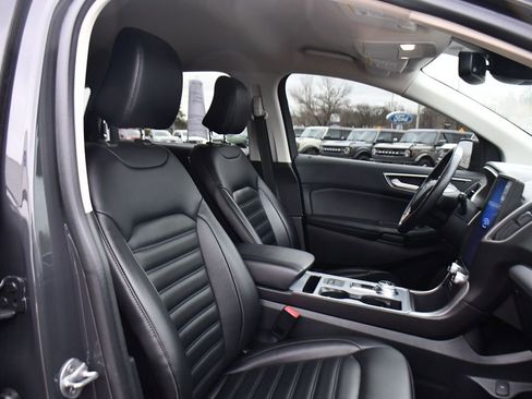 Used 2021 Ford Edge SEL w/ Convenience Package image 16