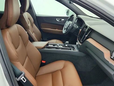 Used 2023 Volvo XC60 B5 Plus w/ Climate Package AWD/4WD image 24