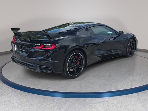 Used 2025 Chevrolet Corvette Stingray Coupe w/ Z51 Performance Package RWD image 5