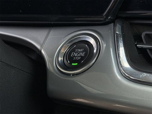 Certified 2025 Chevrolet Trax LT w/ LT Convenience Package image 22