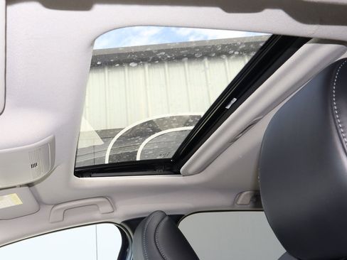 Used 2025 MAZDA CX-30 AWD 2.5 S w/ Preferred Package image 8