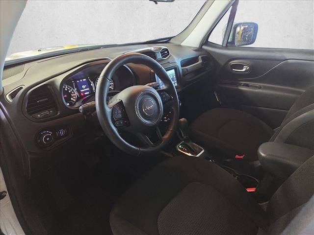 Used 2020 Jeep Renegade Altitude FWD image 10