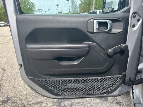 Used 2018 Jeep Wrangler Unlimited Sport AWD/4WD image 12