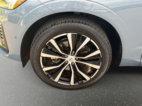 Used 2023 Volvo XC60 B5 Plus w/ Protection Package Premier FWD image 10