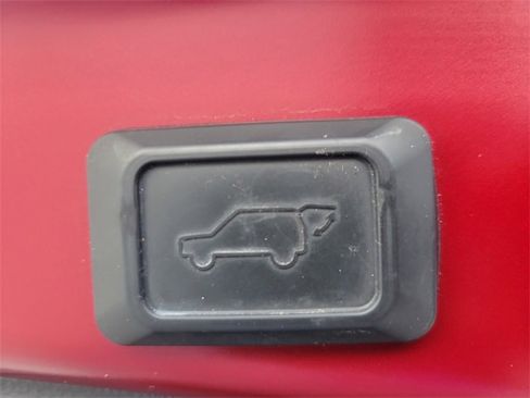 Used 2019 Toyota RAV4 Limited image 10