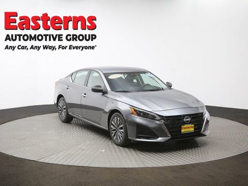 Used 2024 Nissan Altima 2.5 SV image 49