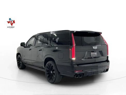 Used 2026 Cadillac Escalade ESV V w/ LPO, ONYX Package image 3