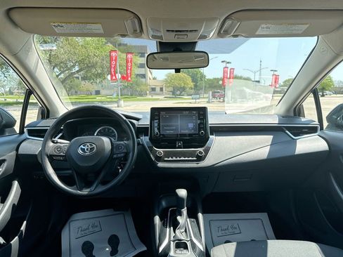 Used 2021 Toyota Corolla LE FWD image 30