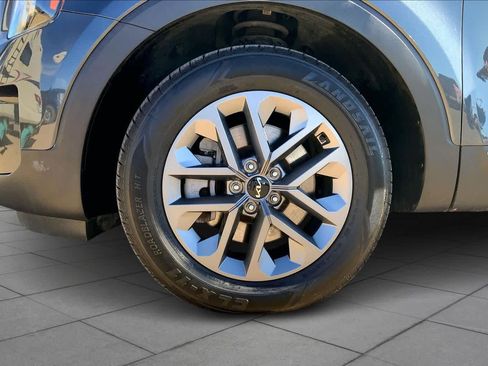 Used 2023 Kia Telluride LX image 20