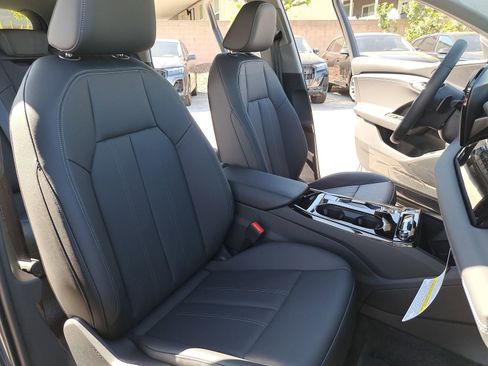 New 2025 Audi Q6 e-tron Premium image 10