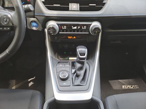 Used 2022 Toyota RAV4 SE AWD/4WD image 25