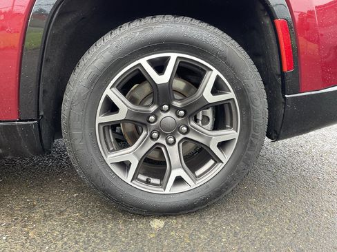 Used 2024 Jeep Wagoneer Series III image 13