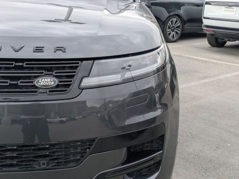 Used 2023 Land Rover Range Rover Sport SE Dynamic image 10