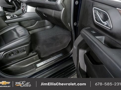 Used 2024 Chevrolet Suburban LT image 25