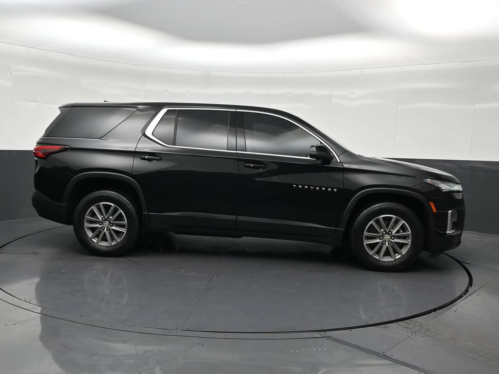 Used 2023 Chevrolet Traverse LS FWD image 7