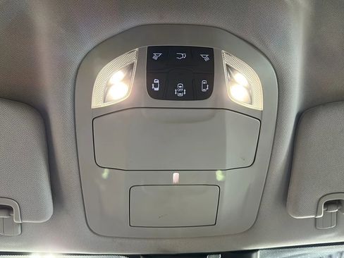 Used 2017 Chrysler Pacifica Touring-L Plus FWD image 32