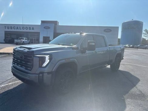 Used 2024 GMC Sierra 2500 AT4 w/ AT4 Premium Plus Package AWD/4WD image 4